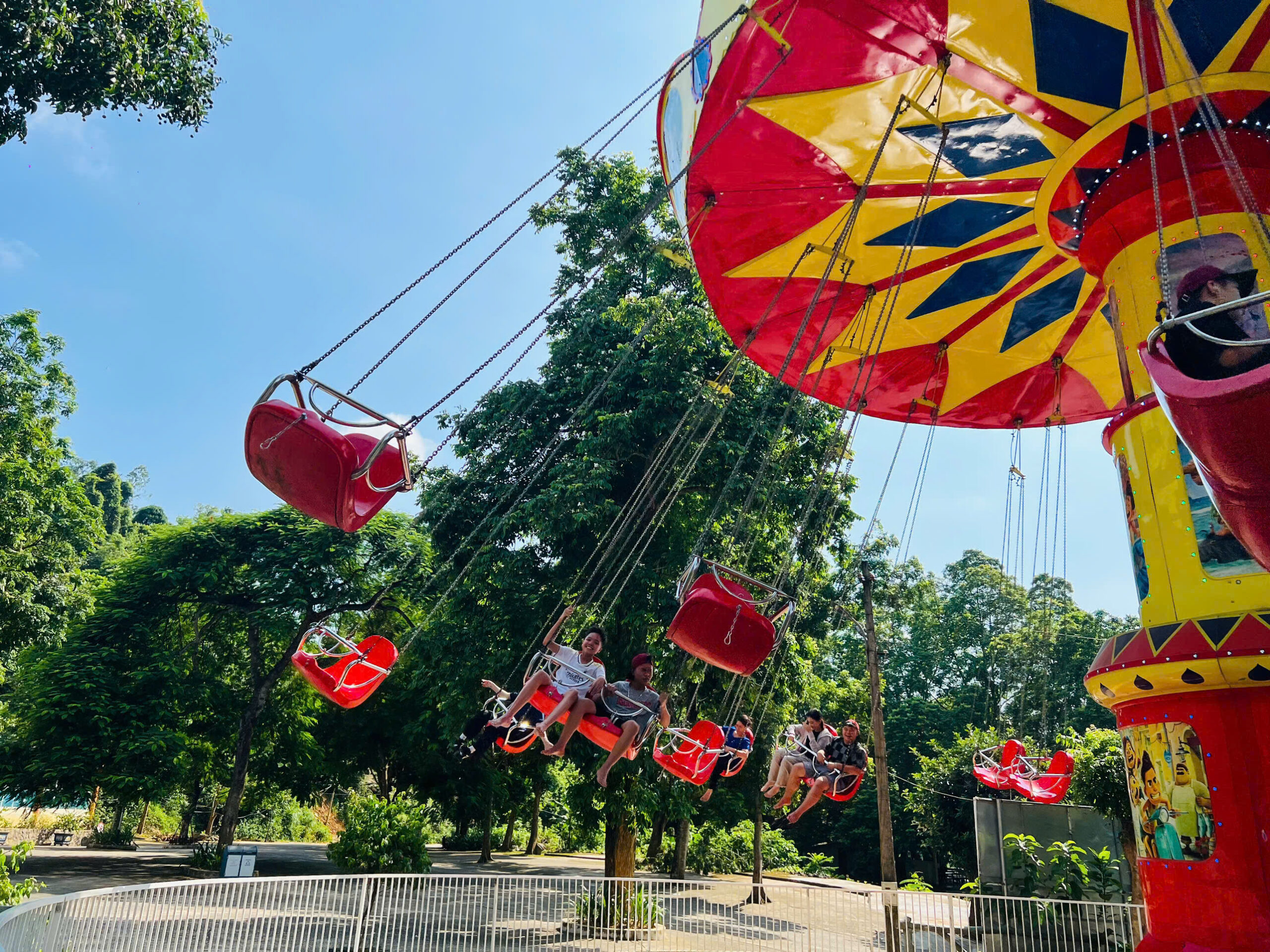 Review Kinh Nghiệm Du Lịch Khoang Xanh – Suối Tiên 1 Ngày 